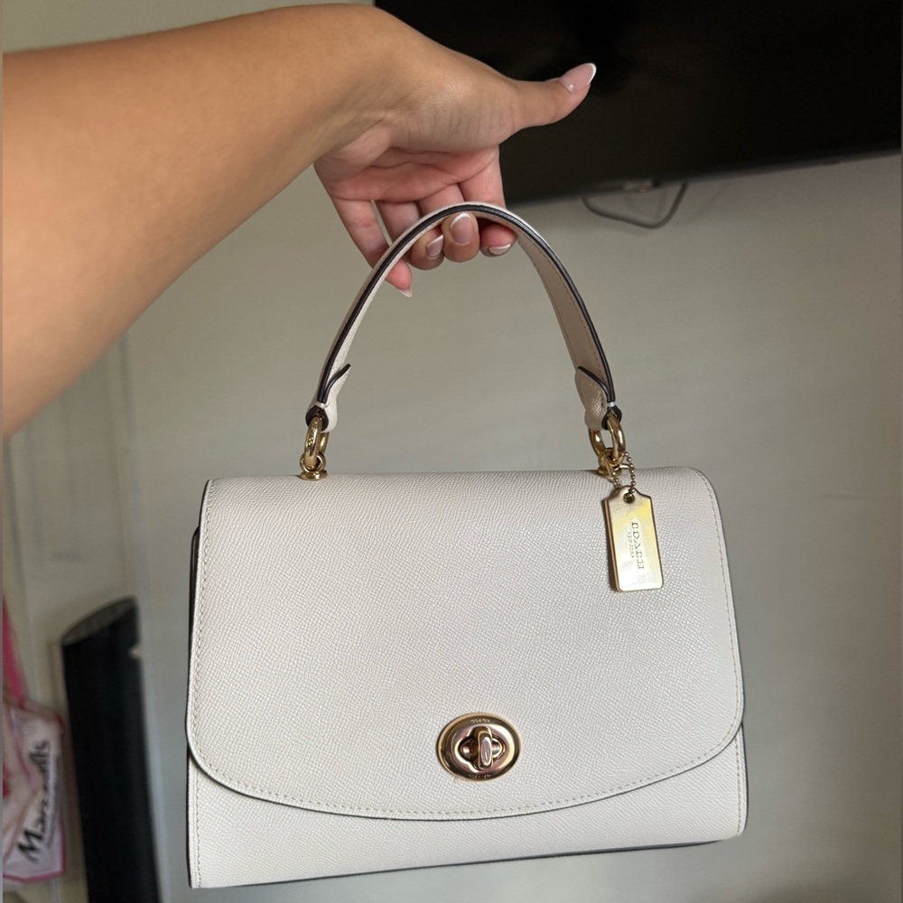 Coach Tilly Top Handle🤍